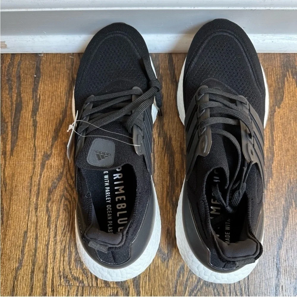NWT Adidas Ultraboost 21 Sneakers Black White FY0378 Men’s 8